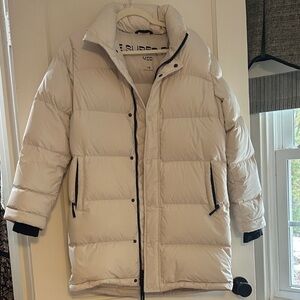 Aritzia TNA SuperPuff XS Mid length